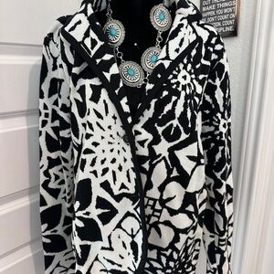 Liza Mizarhi live! Black and White Patterned Cardigan